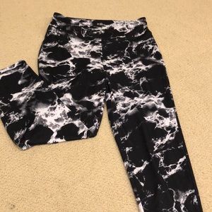 High-Rise Yoga Capri